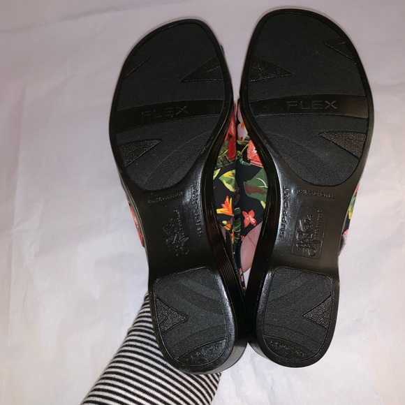 NWOT Life Stride Soft System Tropical Flor… - Picture 7 of 8
